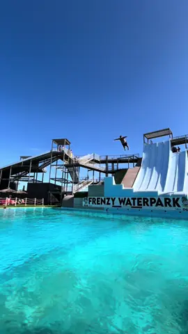 🤩 S U P E R M A N 🤩  #frenzywaterpark #crazy #waterjump #viral #extremesports #jump #summer2024 #flip #france🇫🇷 #superman 