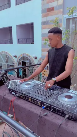 #1000million #followertiktok2024 #hashtagstiktok #10kfollowerstiktok #1milliarddevues48h #10000vuesurtiktok #10kj'aime #visibilitésurtiktok #percésurtiktok