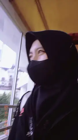 🖐️🖐️🖐️ setiap pertemuan akan ada perpisahan tq kebaikan mu akan kuingat dan selaluku rindu 😘 sampai jumpa dilain waktu