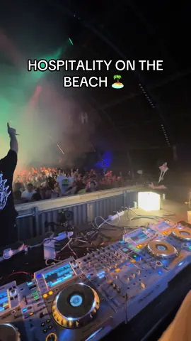 Getting pressured for the pull up 😂 #bornonroad #hospitality #hospitalityonthebeach 