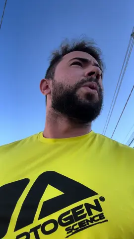 CORREEEE QUE É ASSALT@@@ . . #crossfit #academia #humor 