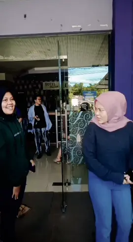 Liwe aga?🤭 #lagubugis #selfiyamma #fyp #fypシ 