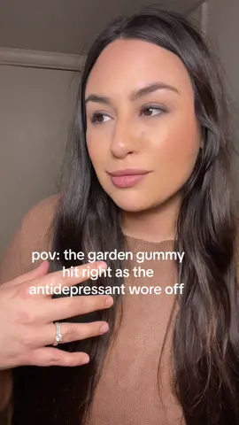 my brain trying to catch up 🤪🧠⚡️🍃 #gummy #lifeisshort #sahmsoftiktok #sahmtok 