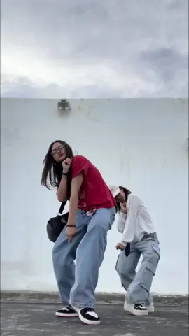 Low energy 😝  dc @the.other.kr #pocketchallenge #trend #dance #hanni w@Nikol 