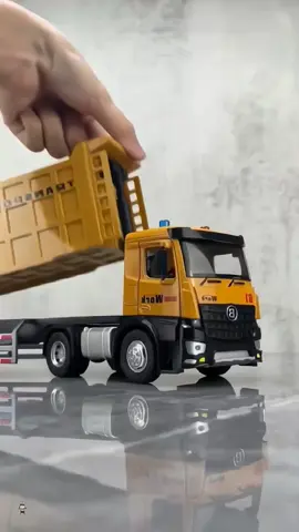 Mô hình đồ chơi xe container bằng kim loại có thể tháo rời được #dochoi #xecontainer #mohinhvn #dochoitreem #xuhuong 