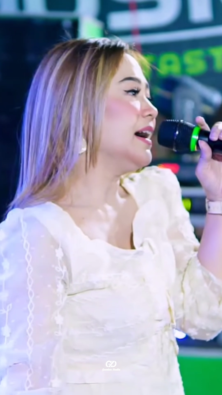 cinta terlarang antara kita...... @eva_aqwiella #dpmusic #gandenaudioofficial #emotostudio #fyp 