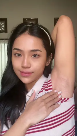 Suka insecure sama ketiak gelap? Monggoo di rutinin pakai produk ini💁🏻‍♀️ #moicare #ketiakglowing #keticare #underarmwhitening @moicare.idn 