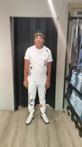 Always keep it clean!! 🇮🇹🇮🇹🇮🇹 Vialli Mall of the North Polokwane 📍 #fashion #newarrivals #menstyle #Lifestyle #viallijeans #lyf #italy #polokwane #mallofthenorth #limpopo #seshego #turf #mallofthenorth #polokwane #clean #louistrichardt #turf #mallofthenorth 