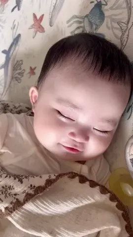 Một giấc mơ đẹp ♥️ Nhả vía em bé trắng trẻo bụ bẫm cho ba mẹ ạ 💕💕 #vitaminembe #embedangyeu #viacoembe #via2vachbobung 