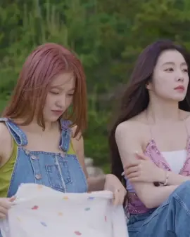 kalo ngeliat interaksi mereka tuh kaya sedih, bercampur seneng, gemes gitu loh ngga tau kenapa. ditambah pengakuan Yeri sama Irene yang membahas perbedaan usia mereka 🥹 #irene #yeri #yerene 