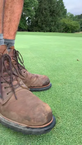 #cupcutting #golftiktok #njgolf #asmrgolf #changecups #golflife #golfcoursemaintenence #golf #pinplacement #zakthecupcutter @redwingshoes 