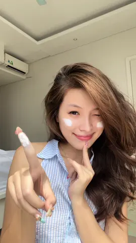 Tự tin đi chill với chiếc nền siu nhanh 😙😙 #SkinAquaToneUpUV #ToneUpYourHeart #chongnangnangtong #kemchongnang #kcn #3BrothersMedia 