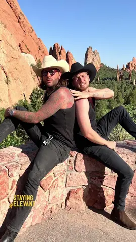 What do you think about the matching outfits? 🤠 #samandpete #stayingrelevant #podcast @Samthompsonuk 