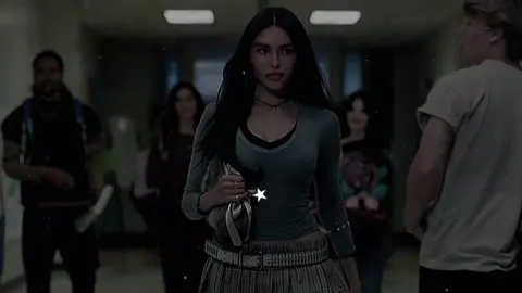 I wanna make you mine..  #madisonbeer #makeyoumine #videoclip #meganfox #jennifersbody #garotainfernal #fy #fyp #viral #edit #lyricsvideo 