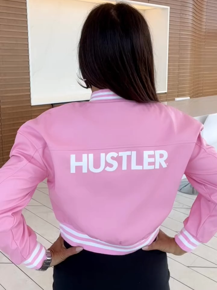 Today's the day, #Ohio! Join me at @hustlerstores in Monroe for an unforgettable celebration of Hustler's 50th Anniversary🍾 ✨Let's make history with autographs, selfies, and a lot of surprises & giveaways! See you soon 🖤  #Hustler50 #HustlerStores #TheRealLisaAnn