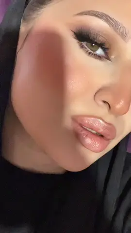 رسمة العيون المطلوبة🤤. #fypシ #alyaamostafamakeupartist #makeuptutorial #makeupartist 
