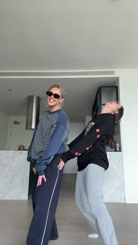 blooper😭✋🏼 just posted a day in the life vlog on youtube with allllll the bloopers too… link in bio 