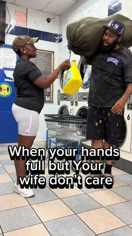 Can we all agree!? @KEEPINITQUEENA YT:THE COUPLES HOUR SHOW #trending #relatable #fyp #relationshipgoals #couplesgoals #explore #laundry #carrybags #marriedcouple #thecoupleshour 