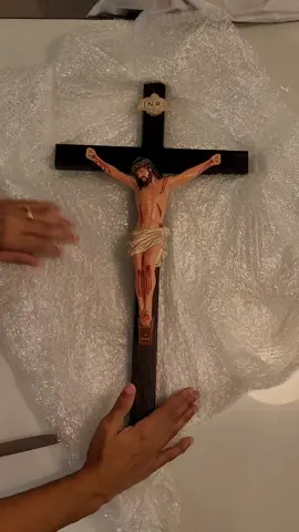 Não vejo a hora de montar meu Oratório 🥰🙌🏽 Ainda estou comprando os itens necessários, quando for montar mostro aqui. 😊 #oratórioemcasa #igrejacatolica #catolicostiktok #catolicos #cristo 