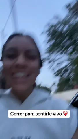 A veces, correr o hacer ejercicio se siente como volver a vivir 🫶  #runforlife #Running #runner #loverunning #psicologíaclínica #psicologia #saludmental #mentesanaguatemala #psicólogosenguatemala #corredora #exerciseforlife #ejercicio #exercise 