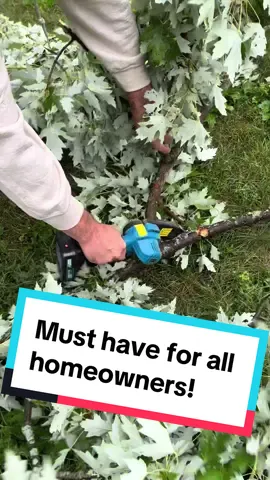 this mini chain saw is an absolute must have for all homeowners! #saker #chainsaw #chain #saw  #minichainsaw #tiktokshop #dealsforyoudays ##deal #flashsale #tiktokshopfinds #tiktokshopmusthaves #SummerDeals #tiktokfind #summerstyle 