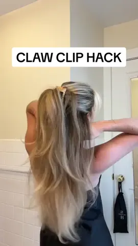 Save this for you next hairstyle 💇‍♀️ @Hannah Jewel showing us the easiest way to up your claw clip game ✨ #revolve #revolvebeauty  #hairhack #clawclip #halfuphalfdown #hairtutorial #foryou #fyp 