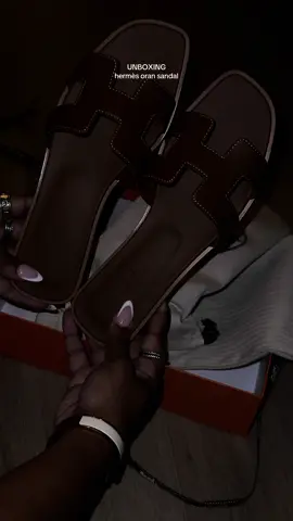 I’ve heard these are “uncomfortable”, but if not I’m going back for the black too. So cute to just have, been needing a new brown sandal ✨  #unboxing #asmr #hermesoran #oransandals #blackgirlluxury #minivlogs 
