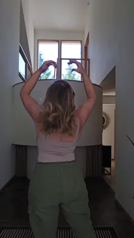 My go to summer style. I love linen pants ❤️  #momstyle #outfit #summeroutfit 