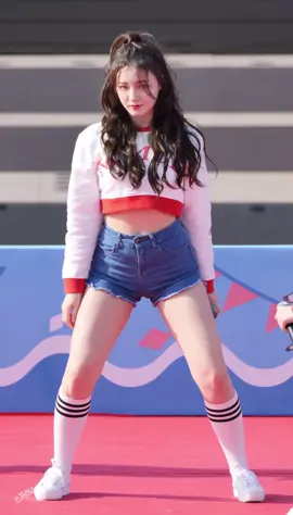 Nancy với Bboom Bboom thực sự là huyền thoại năm 2018 🥰 #Nancy #낸시 #Momoland #모모랜드 