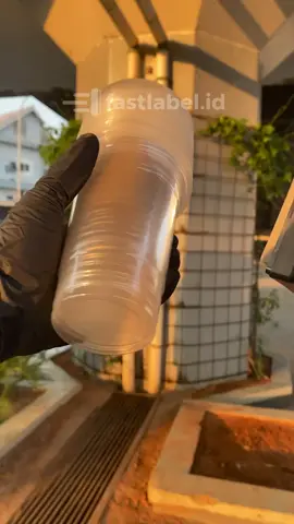 Pengaplikasian Stempel Super Fastlabel ke cup gelas plastik. Dengan cara ini kamu bisa lebih hemat,peaktis dan mudah. Kamu tidak perlu membeli gelas sablon dengan quantity yang banyak😎 hanya beli secukupnya, langsung sablon sendiri deh🥰 #sablongelas #sabloncupplastik #stempelcupgelas #UMKMNaikKelas #fastlabel 