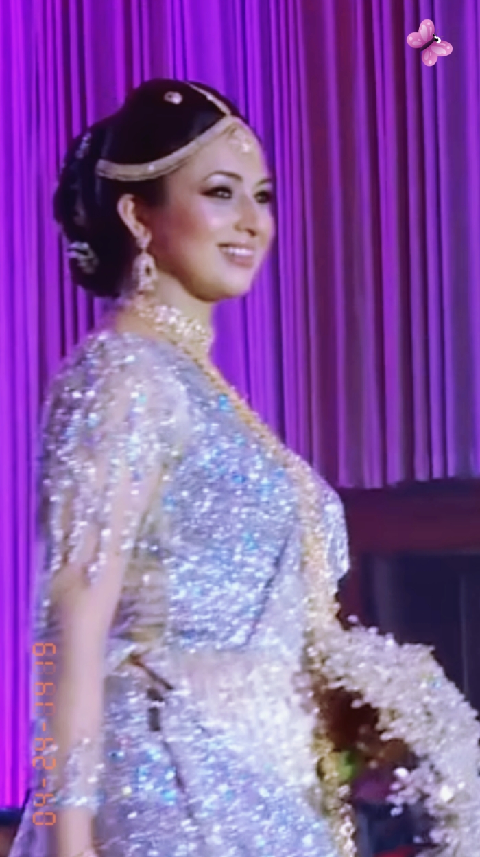 Divyanka  Tripathi Dahiya 💐 #divyankatripathi #viralvideo #fypシ #foryoupage #onemillionaudition #niliyo #srilankan_tik_tok🇱🇰 #srilankanactress #viral #fypシ゚viral #foryou #divek #yehaimohabbatein #hindi #kandy 