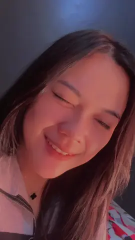 Kalau hidup mau happy mikirnya setengah” aja setengah di pikir setengah di paksa😀life is simple darling😜