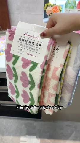 Mình tìm được 10 chiếc khăn lau bát đĩa siêu dễ sử dụng. Nó dày hơn và không bị xơ vải. Bạn có thể bố trí thêm vài chiếc cho nhà bếp!! #khanlaubep #giadungnhabep #tienich #thietthuc #jizonguyen 