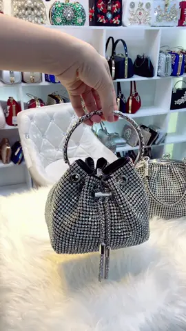 Lấp lánh bling quá trời luôn ạ✨✨✨#tuiblingbling #tuiditiec #tuixachdinhda #tuixachnu #túixách #Tui #gioxach #tuidalaplanh #Tui Xach Dep Hot 