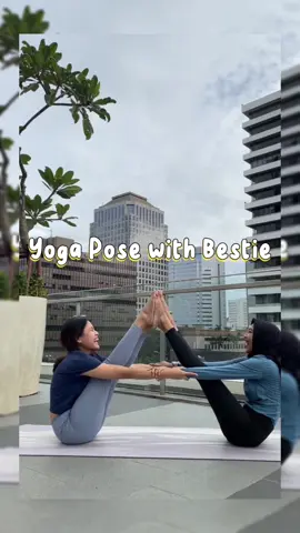 Together we can do so much 👯‍♀️💖✨🧘🏻‍♀️ #yogapose #yoga #yogawithbesties #yogawithbestiechallenge 