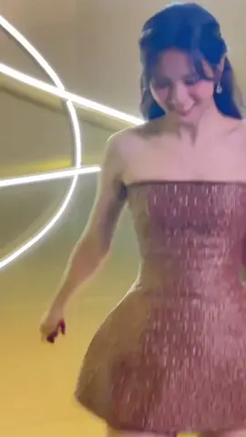 Má ơii ! Ả ta đẹp điênnnn 🥵🥵  #jisoo #cartier #kimjisoo #xuhuong 