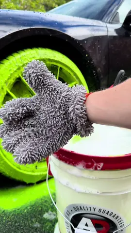This wheel wash mitt is genius! 🧼🚗 #carwash #cleaning #cars #wheels #detailing #tiktokmademebuyit #satisfying #fyp 