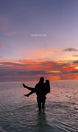 Life is just better with you 🫶🏼  #beachsunset #beachlife #sunsetlovers #couplegoals #lovestory #oceanlife #islandlife #islandvibes #aestheticmoodboard #coupleaesthetics #viralvideos❣️ #aesthetictok 