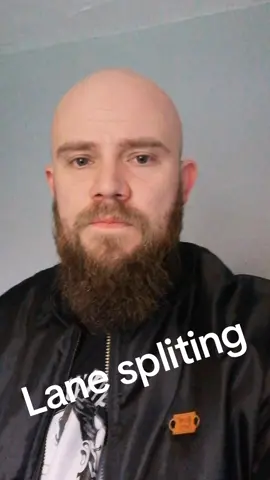 Let's see those comments I personally don't see the problem with it  #lanesplitting #bikers #drivers 