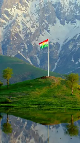 Kurdim - Kurdistan 🟥🟥⬜⬜☀️⬜⬜🟩🟩 #kurdistan #rojhalat #rojava #duhok #amed #stranakurdi #كوردستان #اغاني_كردية 