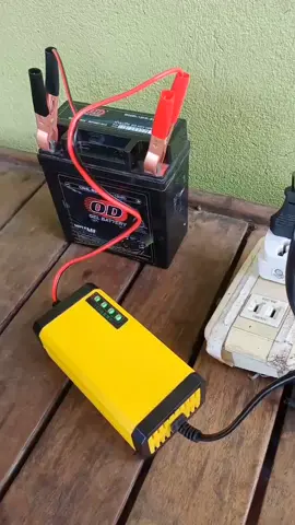 SMART BATTERY CHARGER (12V3AH-30AH) na kahit na anong klasing motor ay pwede nyang echarge mga bhe #smartbatterycharger #smartcharger #batterycharger #12vcharger #charger 