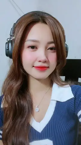 Nhìn mặt mượn tiền thật quá,hok ai dám like lun mới xu ấy chứ...😜😜 #khongsokhongso #lụm #hanacamtien @hanact #xuhuong #hottrend #trend #trending #idolface #chuppymiu #xuhuongtiktok #trendingsong 