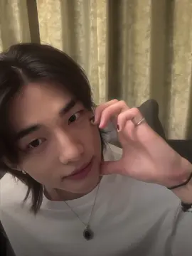 he’s so cute 🥺 #hyunjin #straykids #skz 