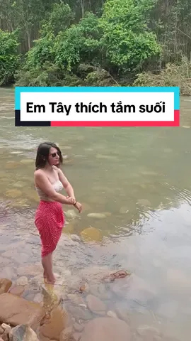 Em gái Tây tắm suối #halong_adventure #Sinhton #adventure #trainghiem #survival 