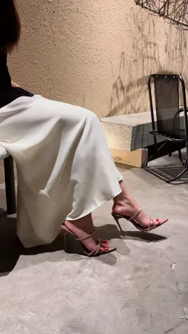 Lưu giữ mọi khoảnh khắc của thanh xuân #giaycaogot #sandal #caogotditiec 