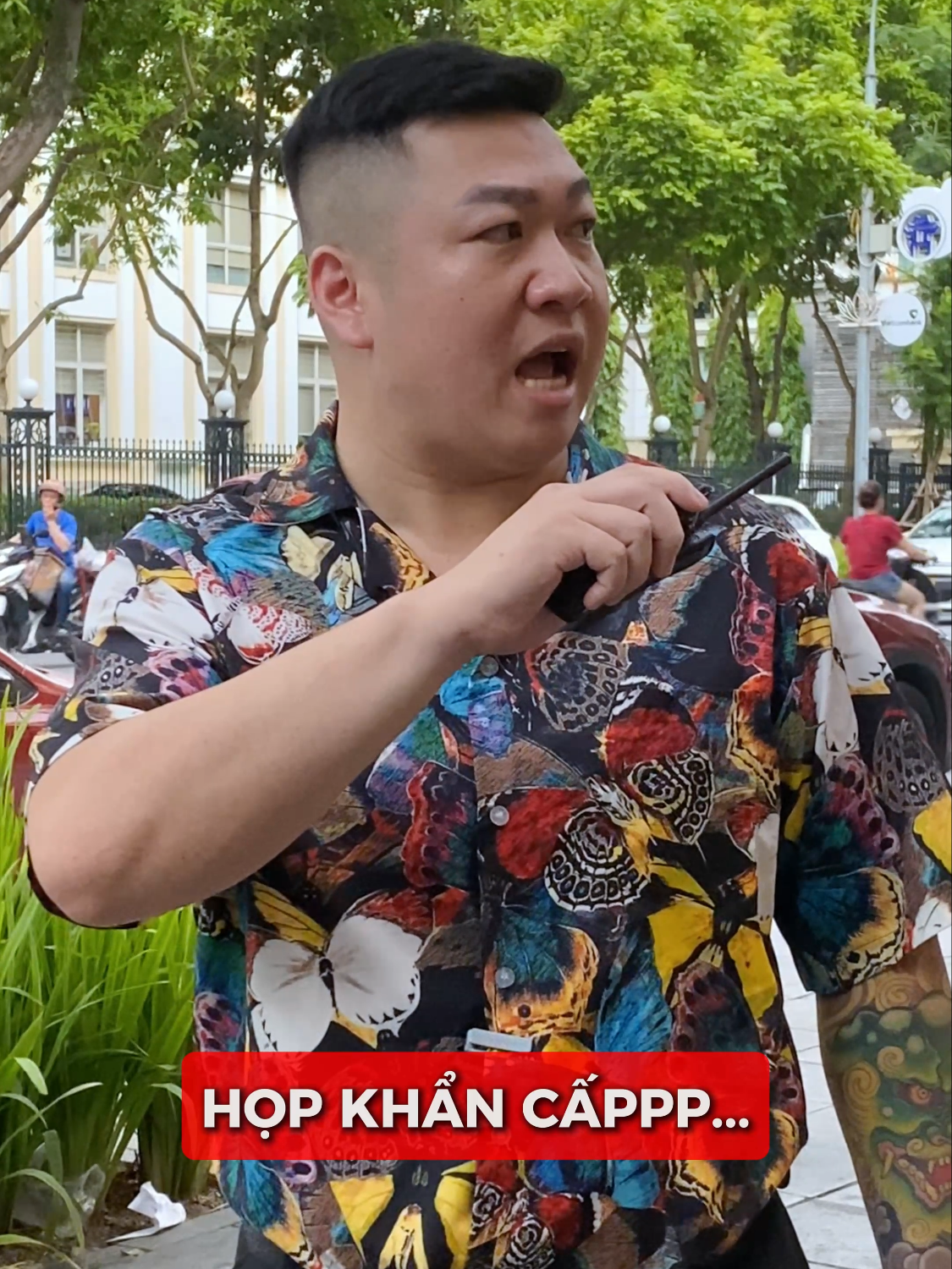 PHẦN 1 | Xử lý nhân viên bảo vệ không dắt xe cho khách.