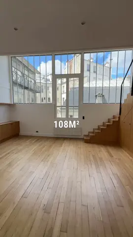 #ALOUER Un duplex atypique du style atelier d’artiste, de 108 m² au cœur du 6ème arrondissement 📍 Disponible immédiatement ✨  Contactez-nous directement en message privé si vous souhaitez le visiter!  #Paris6 #deferla #location #atelierdartiste #forrent 