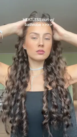 Sleep comfort 9/10 🩷 #Creatorsearchinsights #heatlesscurls #overnightcurls #overnightheatlesscurls #easyovernightcurls #heatlesshair #heatlesswaves #easyhairtutorials #heatlesscurlstutorial #heatlesscurlsovernight 