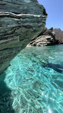 pov: you found a hidden beach with clear blue water in greece 🇬🇷💙 #greece #travel #Summer #bluewater #clearwater #clearwaterbeach #pov #greekislands #eurosummer #europetravel #traveltok #traveltiktok #tiktoktravel #hiddengems #hiddengem 