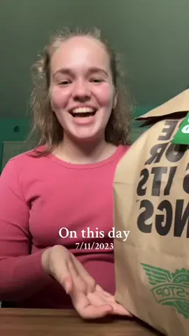 #onthisday wingstop mukbang from a year ago!!! #wingstop #mukbang #food #Foodie #wings #ranch #fries #corn #cheese #yum 